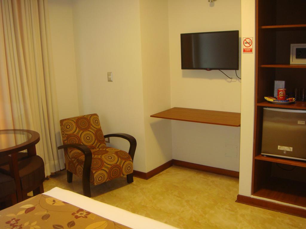 Hotel Europa Ікітос Екстер'єр фото