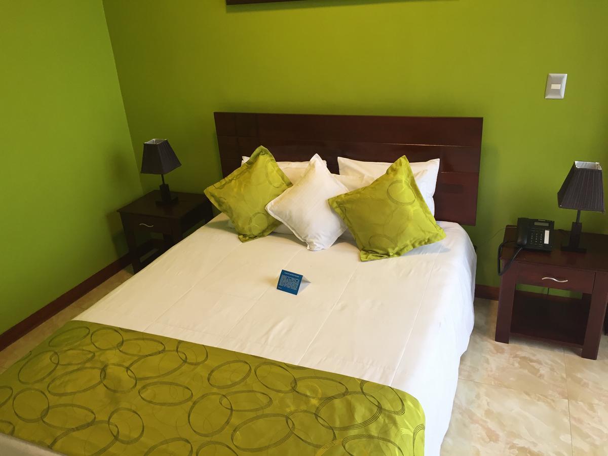 Hotel Europa Ікітос Екстер'єр фото